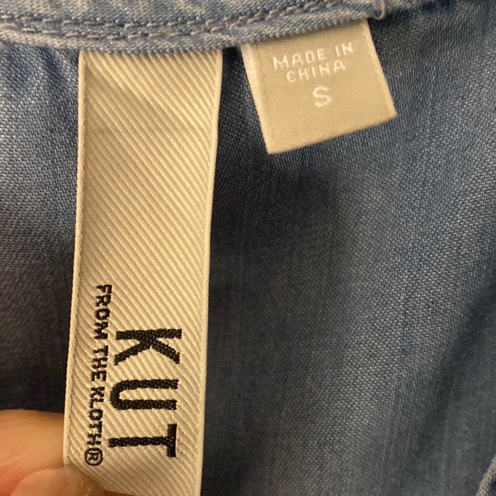 Kut from the kloth ruffle tencel denim sleeveless button down blouse small - Picture 2 of 5